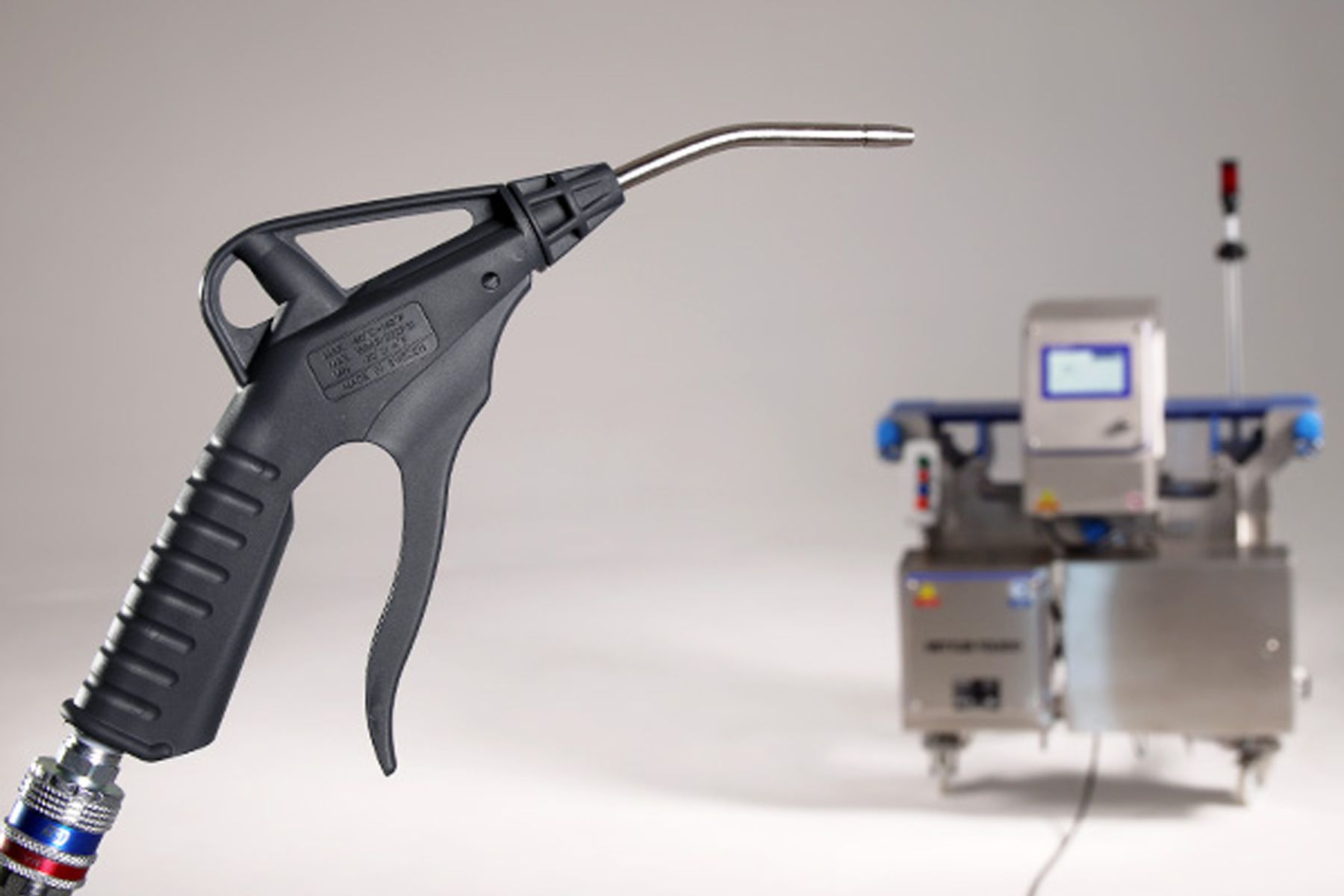 CEJN 208 Detect: Pionierlösung für detektierbare Kunststoff-Blaspistolen